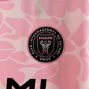 Camisa Inter Miami Edição Especial Bape 2023/24 - Bape Torcedor Masculina - Rosa/Branca