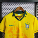 Camisa Seleção Brasileira Home 1993/1994 - Umbro Retrô Masculina - Amarela/Verde
