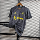 Camisa Manchester United Edição Especial 2024/25 - Adidas Torcedor Masculina - Preta/Amarela