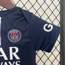 body-infantil-kids-psg-paris-saint-germain-nike-home-titular-1-2024-25-torcedor-branco-branca-azul-vermelha-vermelho-dembele-qatar-airways