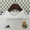 body-infantil-kids-real-madrid-adidas-madri-2024-25-torcedor-branco-branca-preto-preta-vini-jr-mbappe-emirates-fly-better