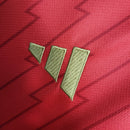 camisa-arsenal-home-titular-1-2023-24-adidas-torcedor-masculina-vermelha-vermelho-branco-branca-dourada-dourado-emirates-fly-better-dorado-dorada