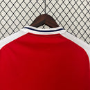 camisa-arsenal-home-titular-1-2024-25-adidas-torcedor-masculina-vermelha-vermelho-branco-branca-azul-emirates-fly-better