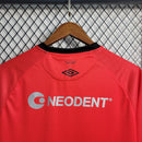 camisa-athletico-paranaense-home-titular-1-2023-24-umbro-torcedor-masculina-preto-preta-vermelha-vermelho