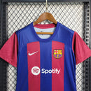 camisa-feminina-barcelona-barca-home-titular-1-2023-24-nike-torcedor-azul-vermelho-vermelha-spotify-fcb-messi-suarez-neymar- Lewandowski