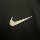camisa-masculina-barcelona-barca-2023-24-nike-torcedor-preto-preta-prata-refletivel-balmain-paris-unicef-fcb-messi-neymar-suarez