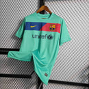 camisa-masculina-barcelona-barca-away-reserva-2-2010-11-nike-retro-vermelha-vermelho-azul-verde-unicef-fcb-messi-neymar-ronaldinho-dani-alves-puyol-pique-iniesta-xavi