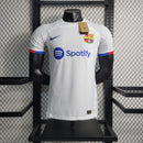 camisa-masculina-barcelona-barca-away-reserva-2-2023-24-nike-jogador-branca-branco-azul-vermelha-vermelho-spotify-unicef-fcb-messi-neymar-suarez