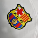 camisa-masculina-barcelona-barca-away-reserva-2-2023-24-nike-torcedor-branca-branco-azul-vermelha-vermelho-spotify-unicef-fcb-messi-neymar-suarez