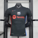 camisa-masculina-barcelona-barca-away-reserva-2-2024-25-nike-jogador-vermelho-vermelha-azul-preto-preta-spotify-unicef-fcb-messi-neymar-suarez