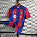 camisa-masculina-barcelona-barca-home-titular-1-2023-24-nike-torcedor-azul-vermelho-vermelha-spotify-fcb-messi-suarez-neymar