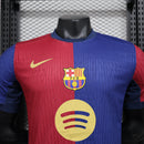 camisa-masculina-barcelona-barca-home-titular-1-2024-25-nike-jogador-vermelho-vermelha-azul-spotify-unicef-fcb-messi-neymar-suarez