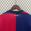 camisa-masculina-barcelona-barca-home-titular-1-2024-25-nike-torcedor-azul-vermelho-vermelha-spotify-fcb-messi-suarez-neymar