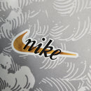 camisa-masculina-nike-aik-sonina-2023-24-torcedor-cinza-branco-branca-dourado-dourada-dorada-dorado