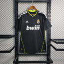 camisa-real-madrid-madri-away-reserva-2-2010-11-adidas-com-bwin-retro-vintage-masculina-masculino-preto-preta-verde-branca-branco-cr7-cristiano-ronaldo-benzema-higuain-kaka-di-maria-xabi-alonso-ozil-sergio-ramos-marcelo-khedira