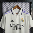 camisa-real-madrid-madri-home-titular-1-2022-23-adidas-emirates-fly-better-torcedor-masculina-branca-branco-lilas-cr7-vini-jr-kroos
