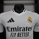 camisa-real-madrid-madri-home-titular-1-2024-25-adidas-jogador-emirates-fly-better-branca-branco-preto-preta-ronaldo-cr7-vini-jr-mbappe