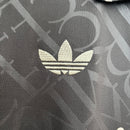 camisa-real-madrid-madri-third-3-terceira-torcedor-masculina-adidas-2024-25-cinza-preto-preta-cr7-ronaldo-vini-jr-mbappe-emirates-fly-better