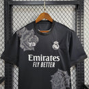 camisa-real-madrid-madrid-y3-2024-25-adidas-emirates-fly-better-torcedor-masculina-masculino-preto-preta-branco-branca-vini-jr-mbappe-rodrygo-modric-bellingham-asencio-endrick-valverde-alaba-camavinga-tchouameni-carvajal-lucas-vasquez