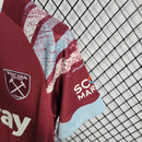 camisa-west-ham-home-1-titular-2022-23-umbro-torcedor-masculina-masculino-bordo-azul-betway-scope-markets