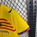conjunto-kit-infaltil-kids-barcelona-barca-four-quatro-4-2023-24-nike-torcedor-vermelha-vermelho-amarelo-amarela-fcb-spotify-messi-neymar