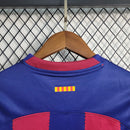 conjunto-kit-infaltil-kids-barcelona-barca-home-titular-1-2023-24-nike-torcedor-vermelha-vermelho-azul-fcb-spotify-messi-neymar