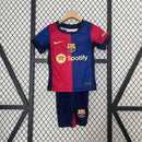 conjunto-kit-infaltil-kids-barcelona-barca-home-titular-1-2024-25-nike-torcedor-vermelha-vermelho-azul-fcb-spotify-messi-neymar