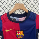 conjunto-kit-infaltil-kids-barcelona-barca-home-titular-1-2024-25-nike-torcedor-vermelha-vermelho-azul-fcb-spotify-messi-neymar