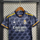 conjunto-kit-infaltil-kids-real-madrid-madri-away-reserva-2-2023-24-adidas-torcedor-azul-fcb-emirates-fly-better-ronaldo-cr7-vini-jr