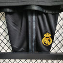 kids-kit-infantii-real-madrid-madri-third-3-terceira-2023-24-adidas-emirates-fly-better-torcedor-preto-preta-dourada-dourado-dorado-dorada-vini-jr-kroos-rodrygo-modric-bellingham-asencio-valverde-alaba-carvajal-lucas-vasquez
