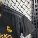 kids-kit-infantii-real-madrid-madri-third-3-terceira-2023-24-adidas-emirates-fly-better-torcedor-preto-preta-dourada-dourado-dorado-dorada-vini-jr-kroos-rodrygo-modric-bellingham-asencio-valverde-alaba-carvajal-lucas-vasquez