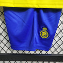 kit-conjunto-infantil-camisa-shorts-al-nassr-home-1-titular-2023-24-nike-torcedor-masculina-masculino-azul-amarelo-amarela-cr7-cristiano-ronaldo-talisca-mane-kafd-aroya-arabia-saudita