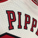 Camisa Regata NBA Chicago Bulls Pippen N°33 - Branca/Vermelha