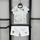 Conjunto Kit Infantil Seleção Portugal Away 2025/26 - Puma Torcedor - Branca/Verde