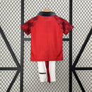 Conjunto Kit Infantil Manchester United Home 1996/97 - Umbro Retrô - Vermelha/Branca