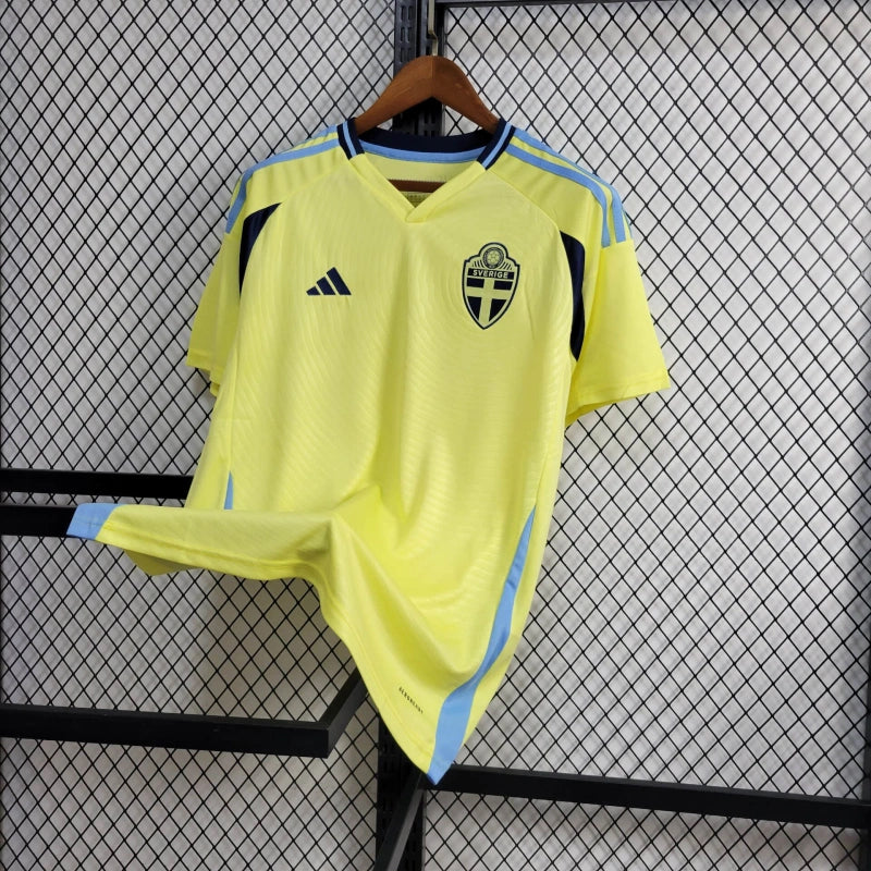 Camisa Seleção Suécia Home 2024/25 - Adidas Torcedor Masculina - Amarela/Azul