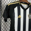 Conjunto Kit Infantil Atlético Mineiro Home 2025/26 - Adidas Torcedor - Preta/Branca