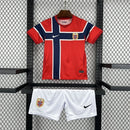 Conjunto Kit Infantil Seleção Noruega Home 2026/27 - Nike Torcedor - Vermelha/Azul