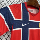 Conjunto Kit Infantil Seleção Noruega Home 2026/27 - Nike Torcedor - Vermelha/Azul