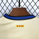 Conjunto Kit Infantil Barcelona Away 2025/26 - Torcedor - Bege/Preta