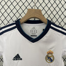 Conjunto Kit Infantil Real Madrid Home 2012/13 - Adidas Retrô - Branca/Preta
