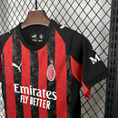 Conjunto Kit Infantil AC Milan Home 2025/26 - Puma Torcedor - Preta/Vermelha
