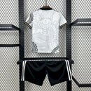 Conjunto Kit Infantil Real Madrid Edição Especial 2022/23 - Adidas Torcedor - Branca/Preta