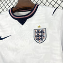 Conjunto Kit Infantil Seleção Inglaterra Home 2026/27 - Nike Torcedor - Branca/Azul