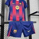 Conjunto Kit Infantil Barcelona Home 2025/26 - Nike Torcedor - Azul/Vermelha