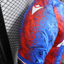 Camisa Crystal Palace Home 2024/25 - Jogador Masculina - Azul/Vermelha