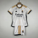 Conjunto Kit Infantil Real Madrid Home 2023/24 - Adidas Torcedor - Branca/Amarela