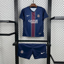Conjunto Kit Infantil PSG Home 2025/26 - Nike Torcedor - Azul/Vermelha