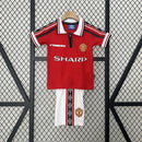 Conjunto Kit Infantil Manchester United Home 1998/99 - Umbro Retrô - Vermelha/Branca