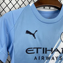 Conjunto Kit Infantil Manchester City Home 2025/26 - Puma Torcedor - Azul/Branca